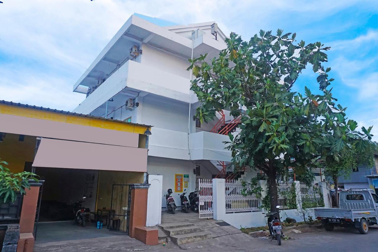 Oyo 91456 Anggrek Homes Makassar Esterno foto