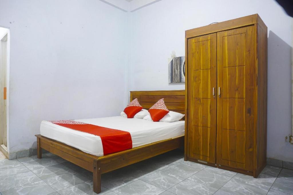 Oyo 91456 Anggrek Homes Makassar Esterno foto